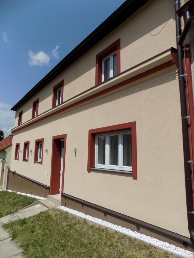 Ubytovani Apartmany Ferencikova Nove Hrady  Exterior photo