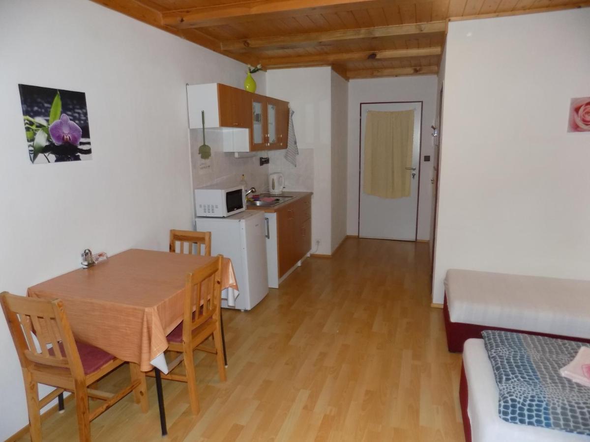 Ubytovani Apartmany Ferencikova Nove Hrady  Exterior photo